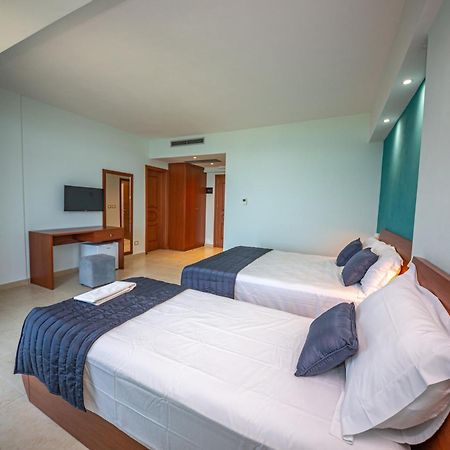 Hotel Borshi Cameră foto