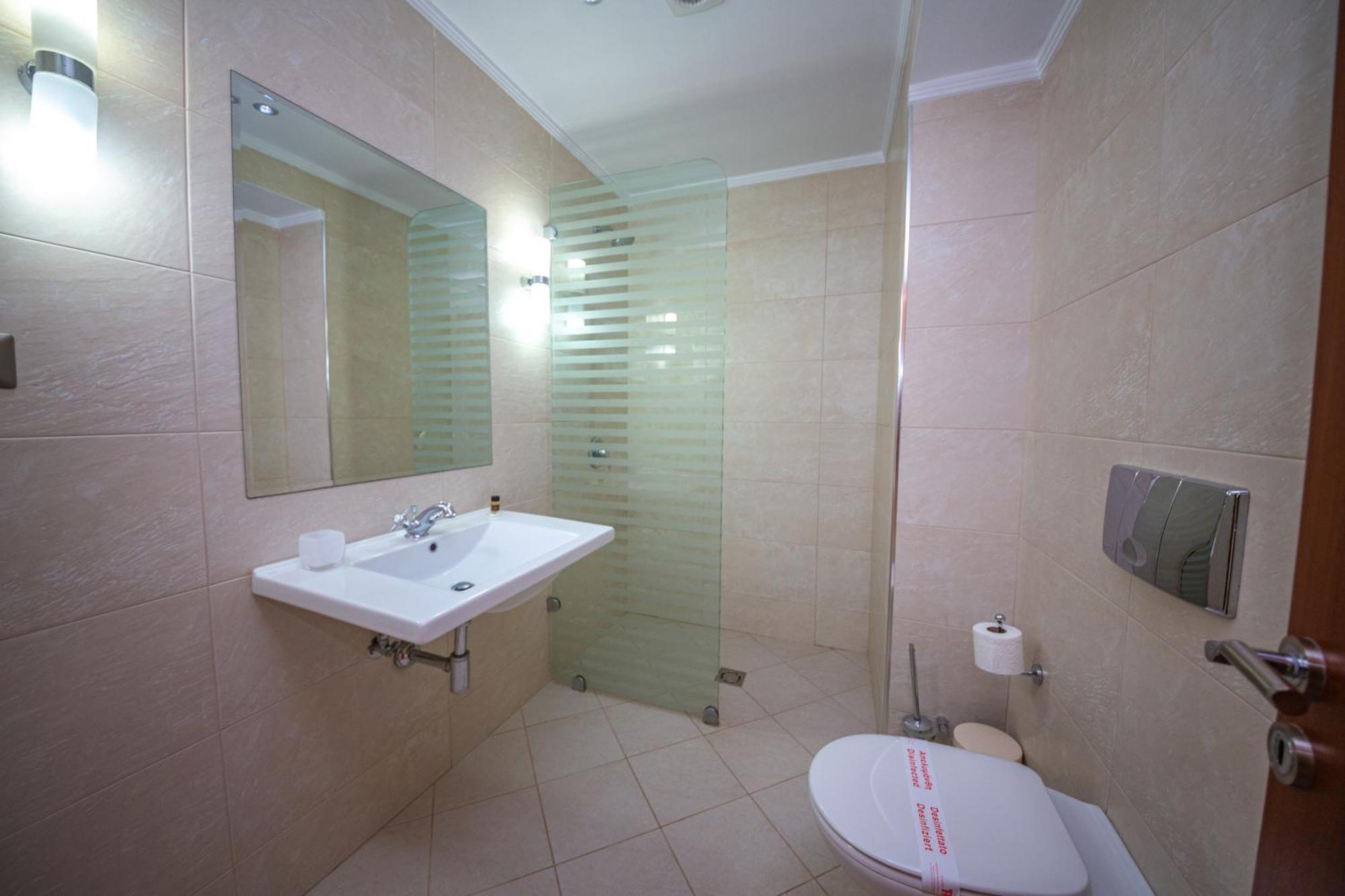Hotel Borshi Cameră foto